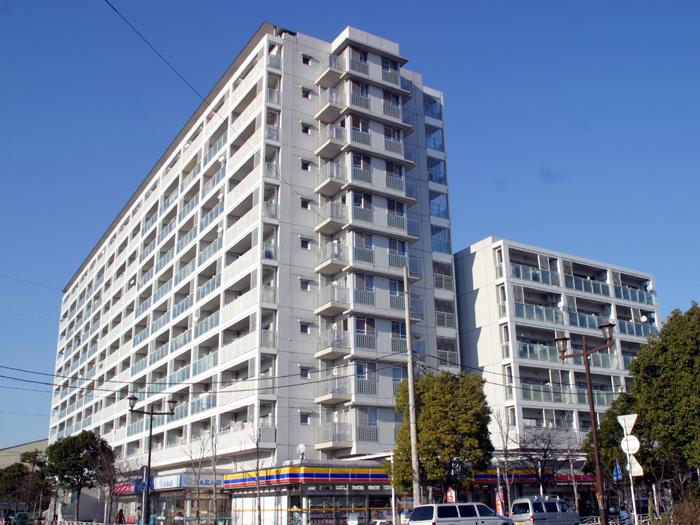 潮見駅前プラザ一番街
